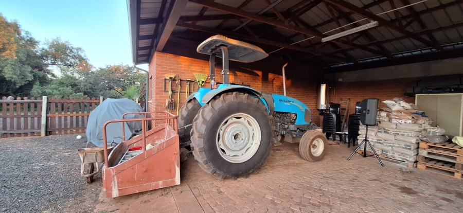 5 Bedroom Property for Sale in Rustenburg Rural North West